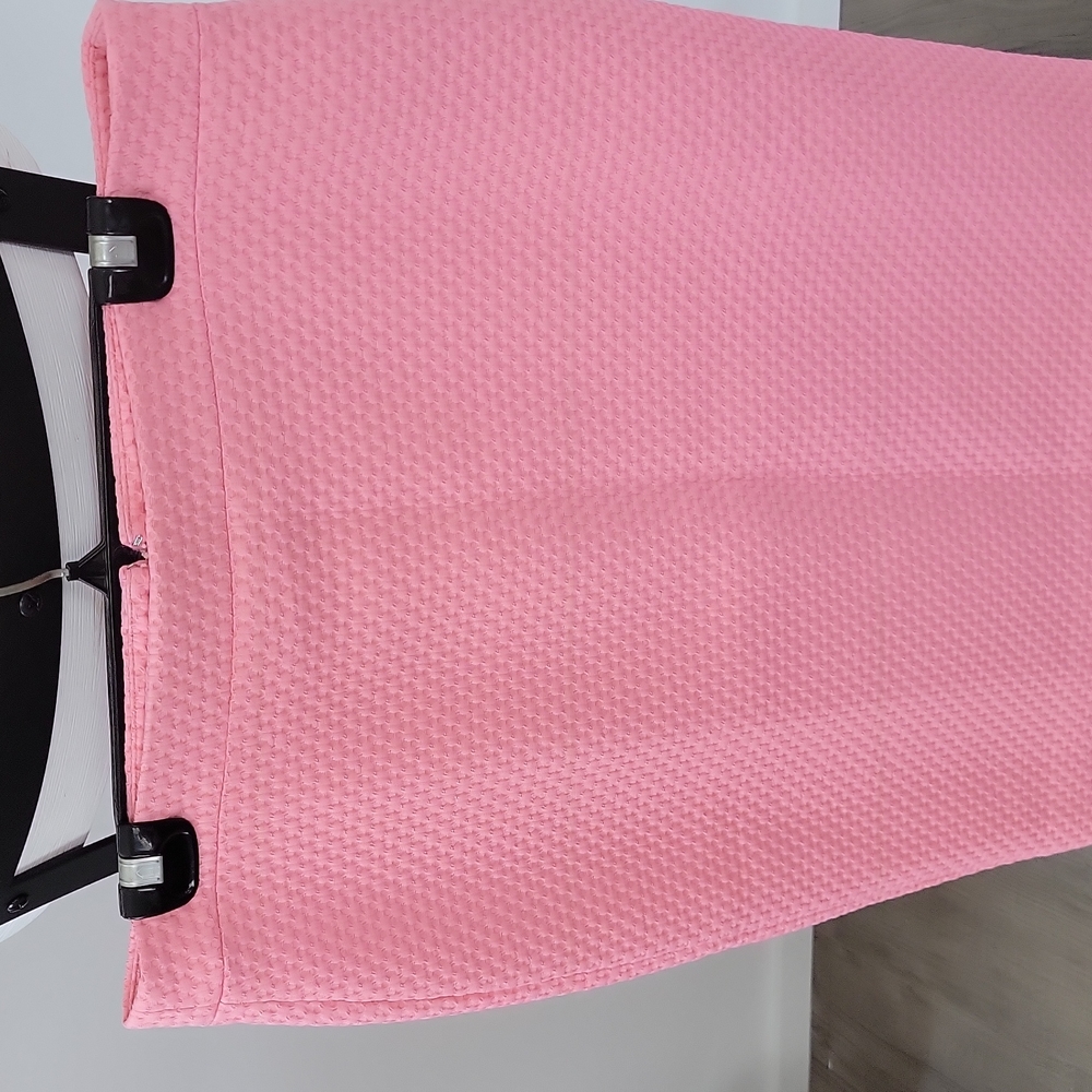 Pink pencil skirt